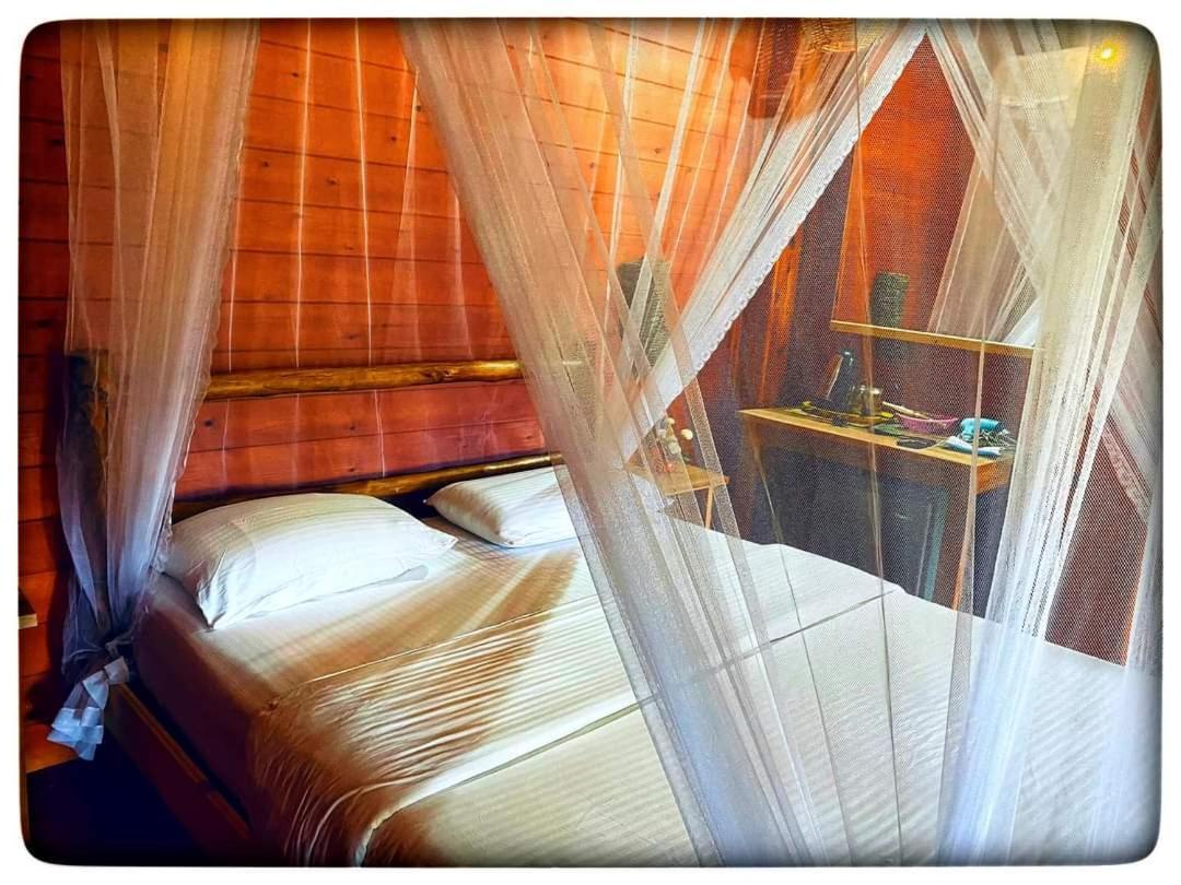 Ella Wood Cabin ภายนอก รูปภาพ