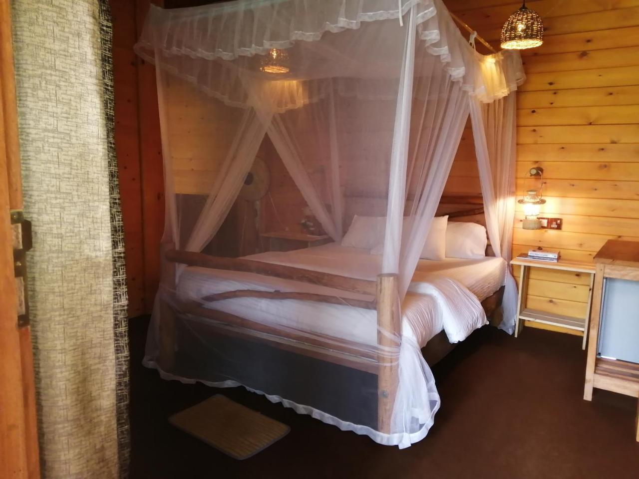 Ella Wood Cabin ภายนอก รูปภาพ